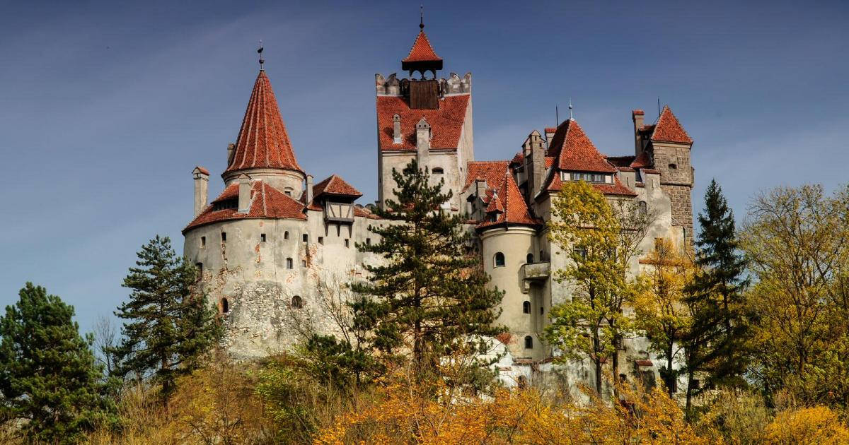 Romania's Bran Castle Wallpaper