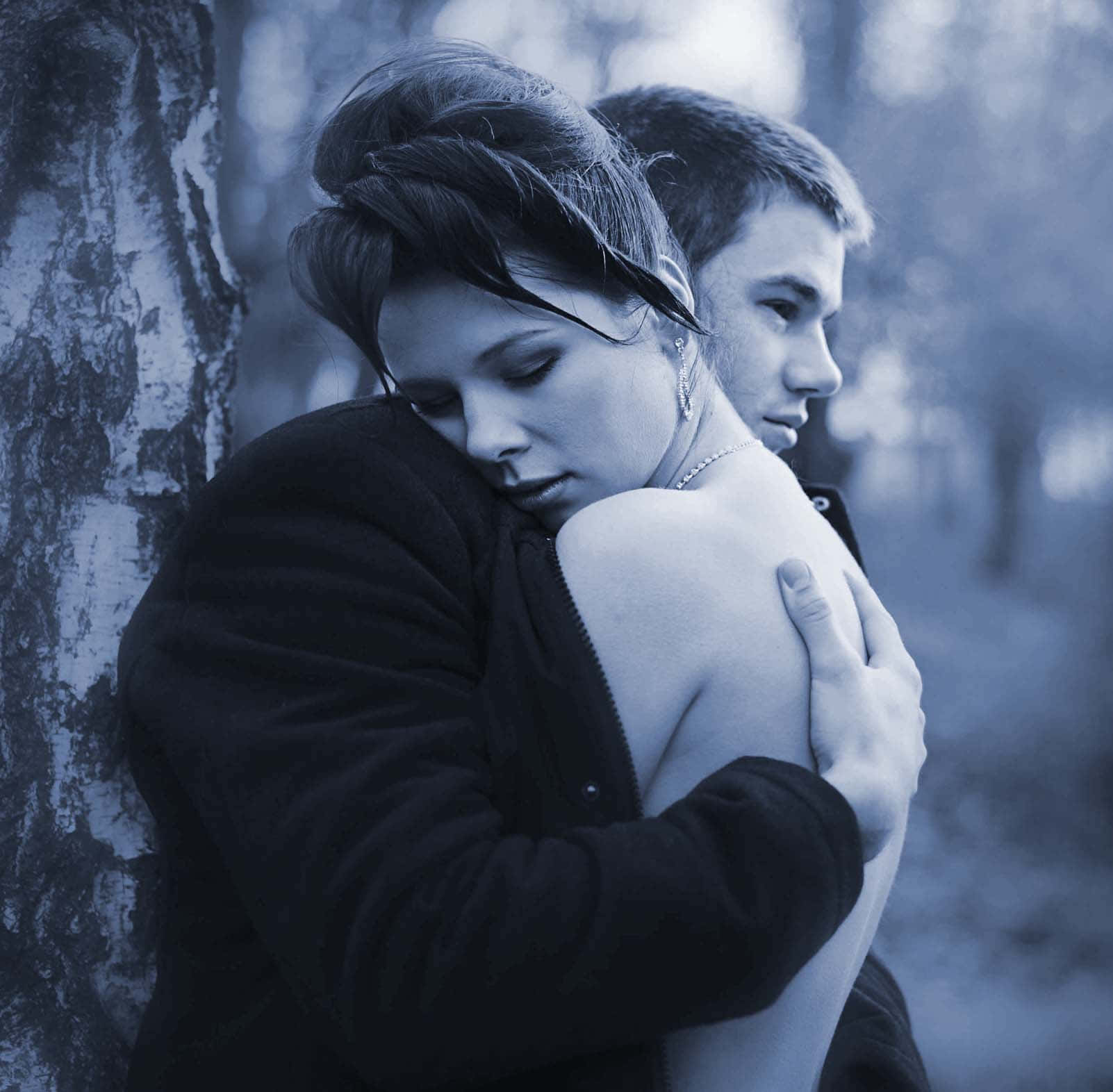 Romantic Hug Monochrome Wallpaper