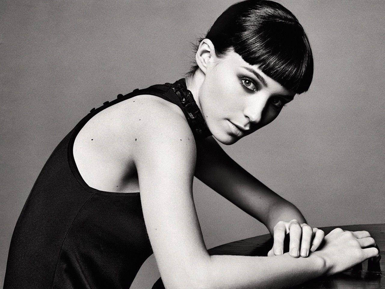 Rooney Mara Gray Scale Shot Wallpaper