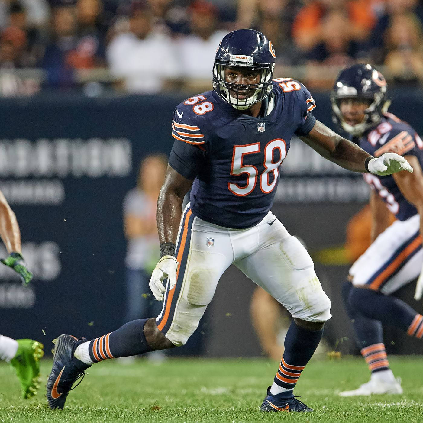 Roquan Smith Focused On The Game Wallpaper