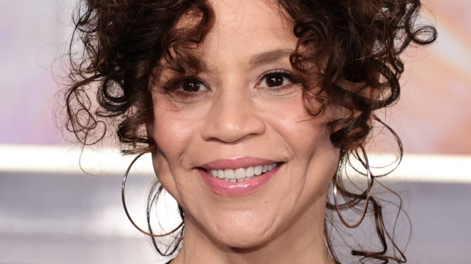 Rosie Perez The Adam Project Premiere Wallpaper