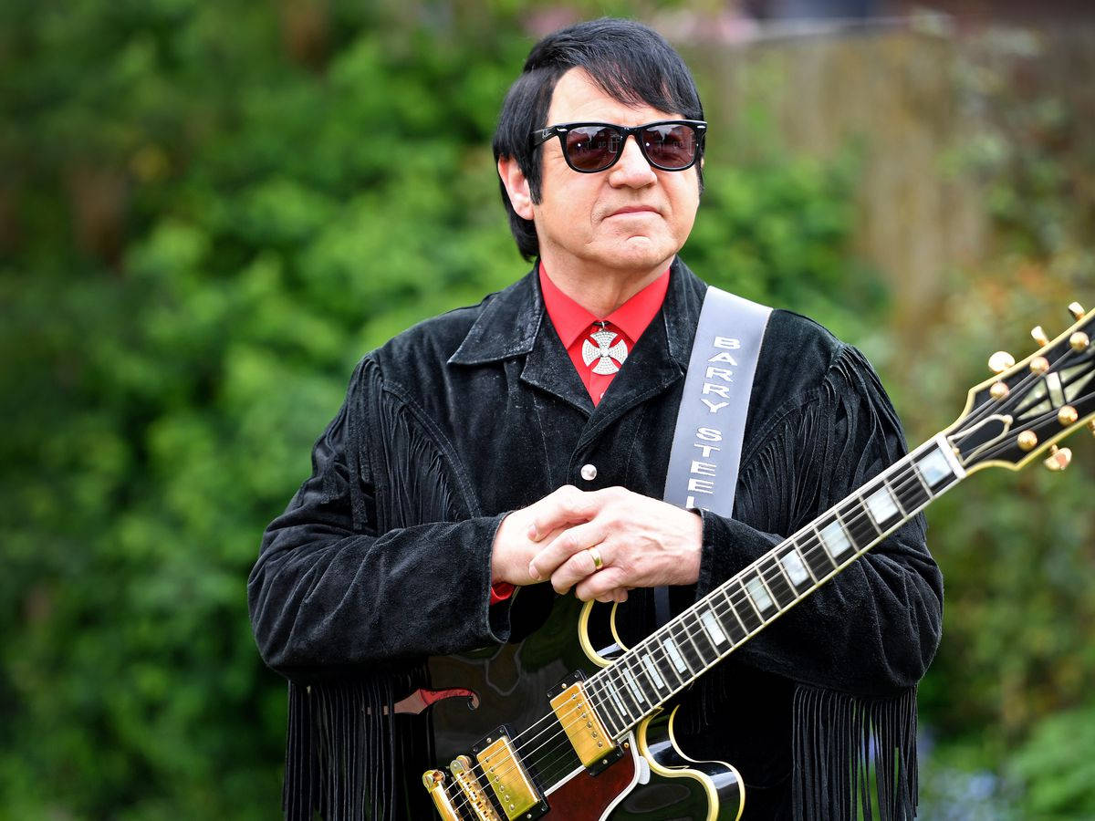 Roy Orbison Outdoor Portrait Wallpaper