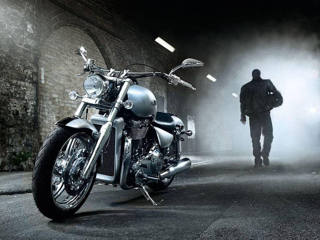 Royal Enfield Hd Tunnel Wallpaper