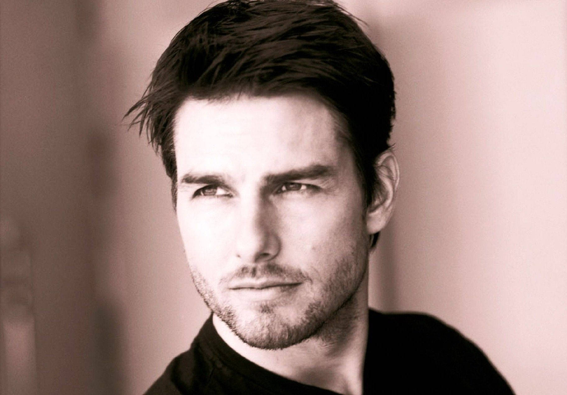 Rugged Tom Cruise Wallpaper