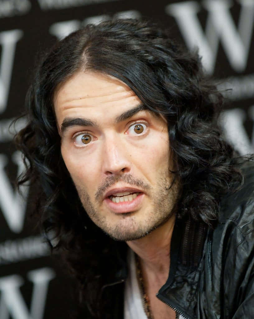 Russell Brand Shocked Look Wallpaper