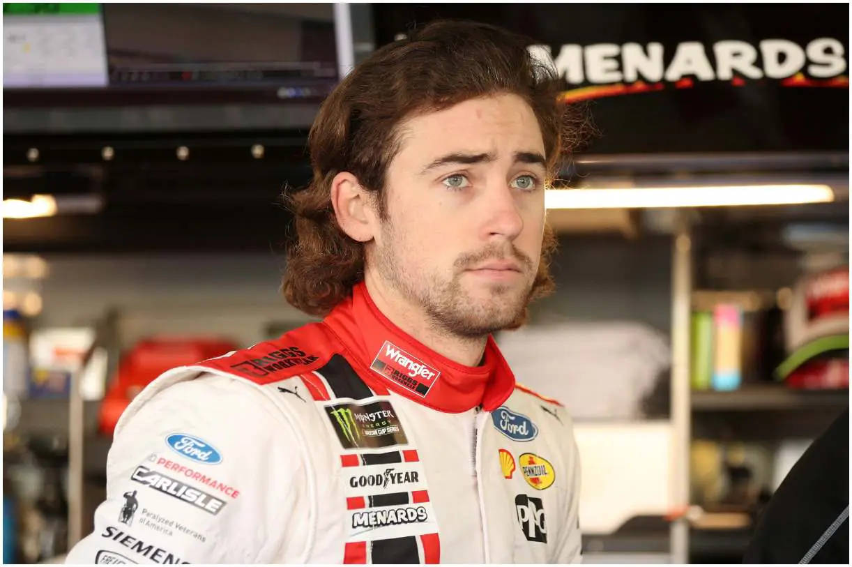 Ryan Blaney Long Curly Hair Wallpaper