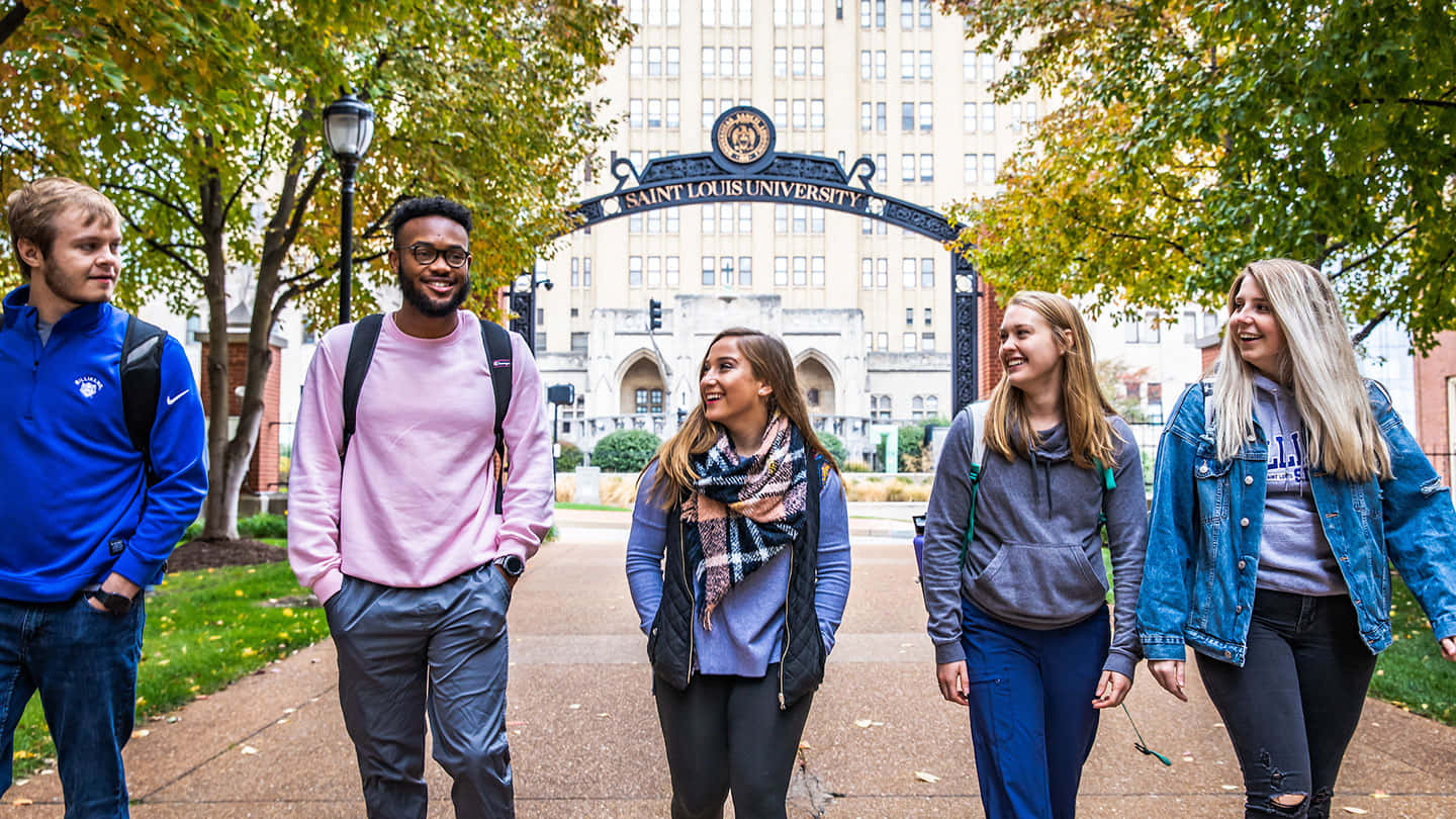 Saint Louis University Students On Campus Wallpaper