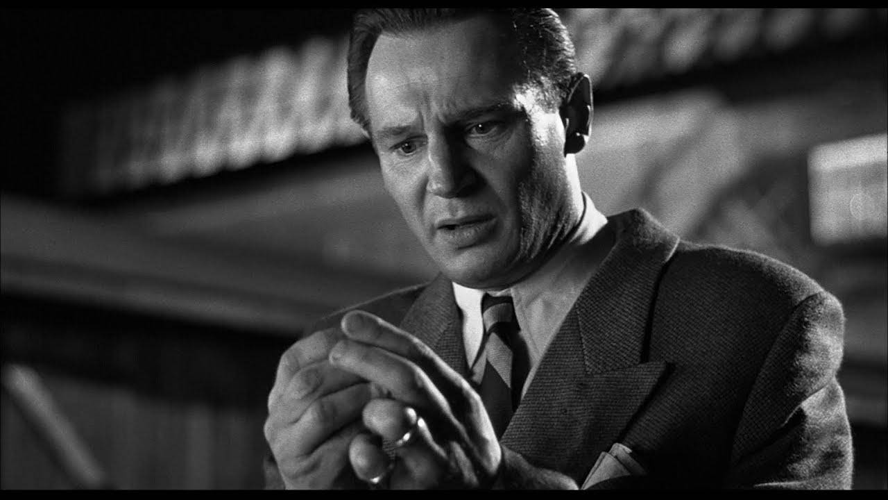 Schindler's List - Liam Neeson As Oskar Schindler Wallpaper