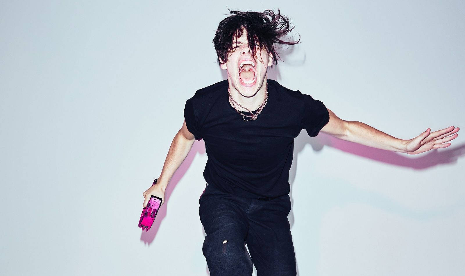 Screaming Yungblud Wallpaper