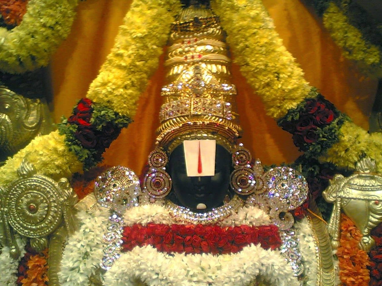 Serene Image Of Lord Venkateswara Swamy Wallpaper