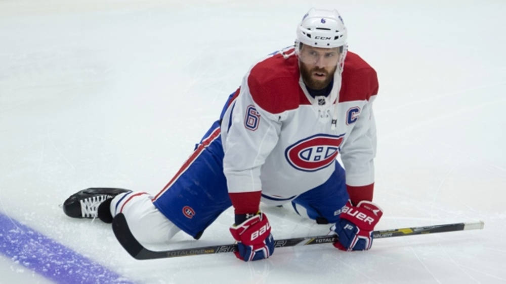 Shea Weber Kneeling Montreal Canadiens Wallpaper