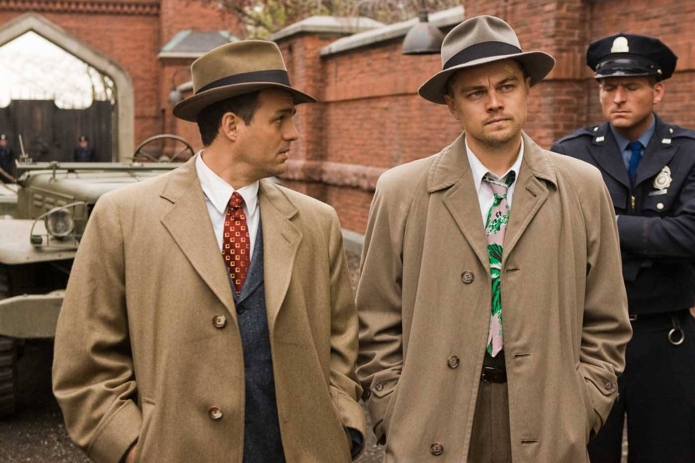 Shutter Island Leonardo Dicaprio Mark Ruffalo Police Wallpaper