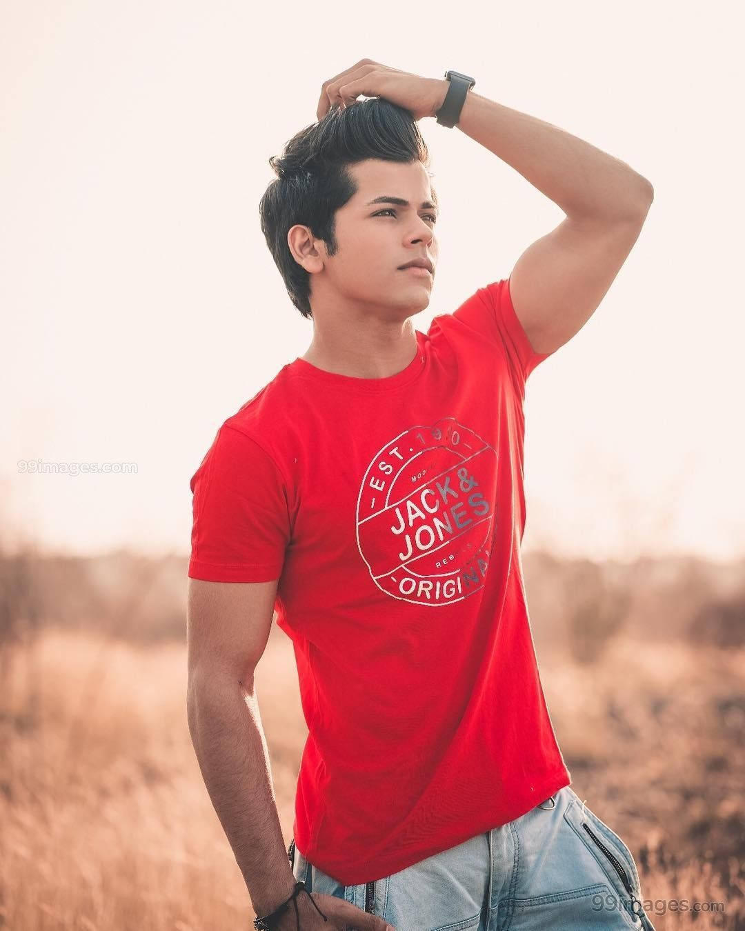 Siddharth Nigam Red T-shirt Wallpaper