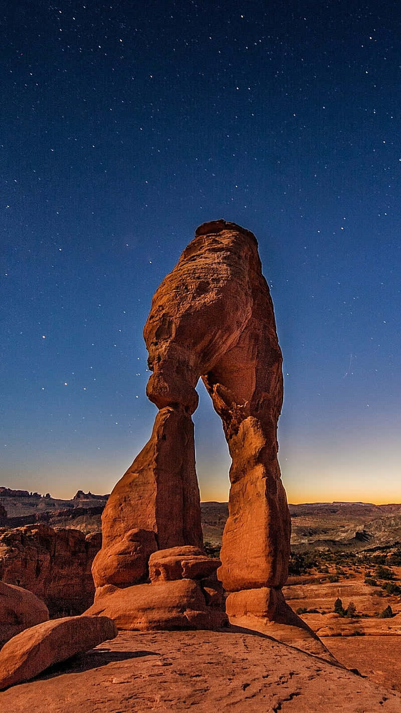 Side Shot Of Delicate Arch Wallpaper