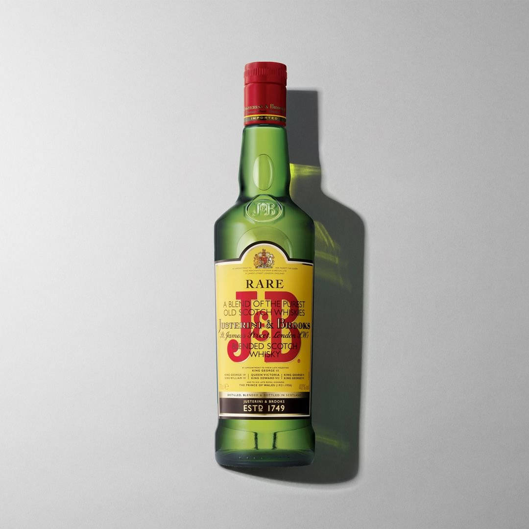 Signature J&b Rare Whisky Bottle Wallpaper