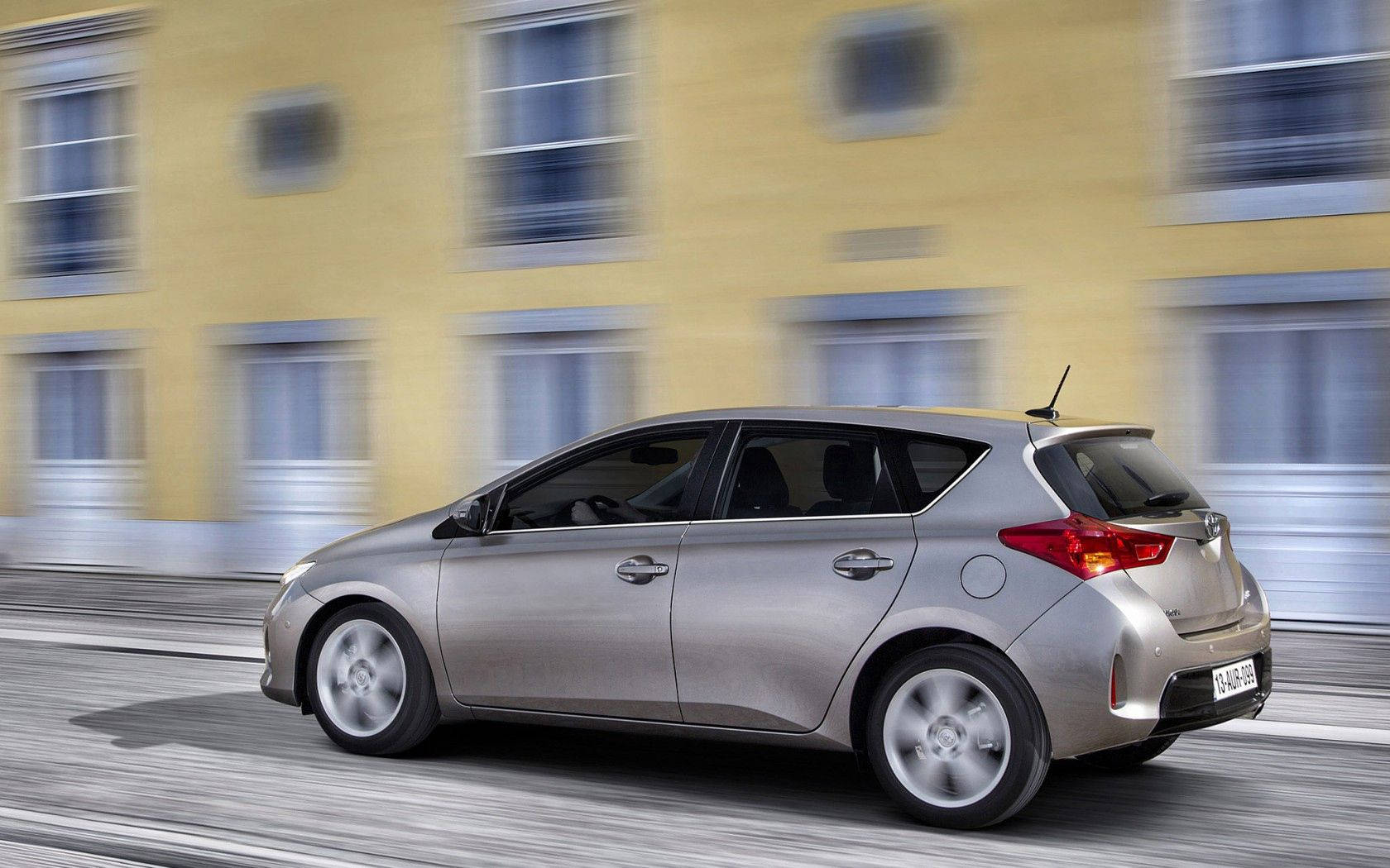 Silver Toyota Auris Motion Wallpaper