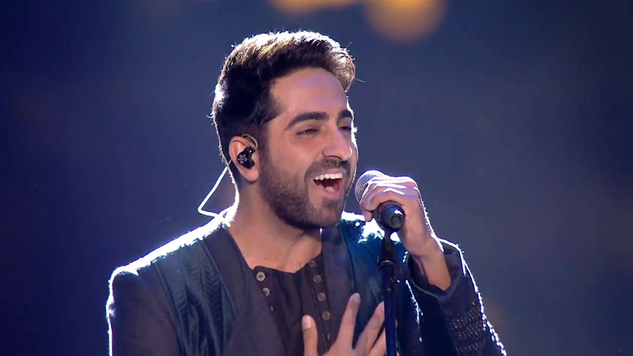 Singing Ayushmann Khurrana On Spotlight Wallpaper