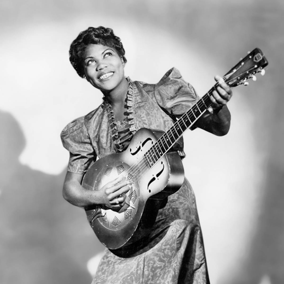 Sister Rosetta Tharpe Happy Black And White Photo Wallpaper