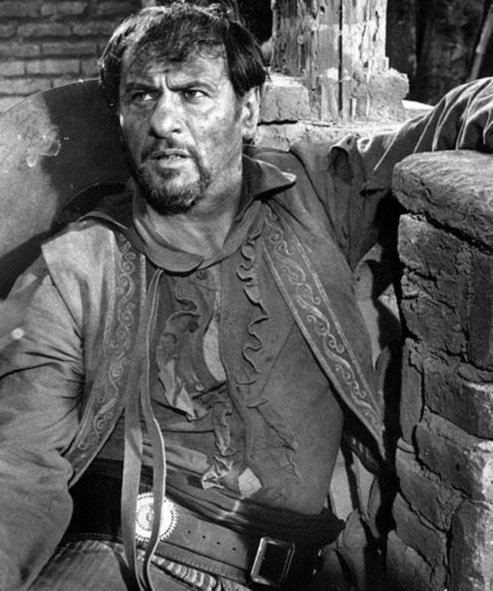 Sitting Eli Wallach Wallpaper