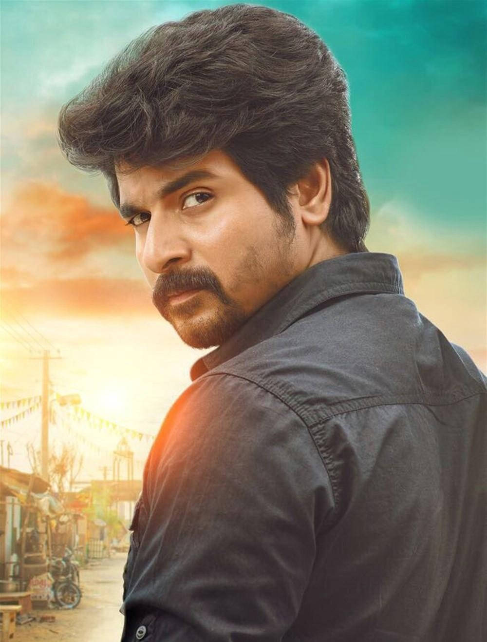 Sivakarthikeyan Turning Back Wallpaper