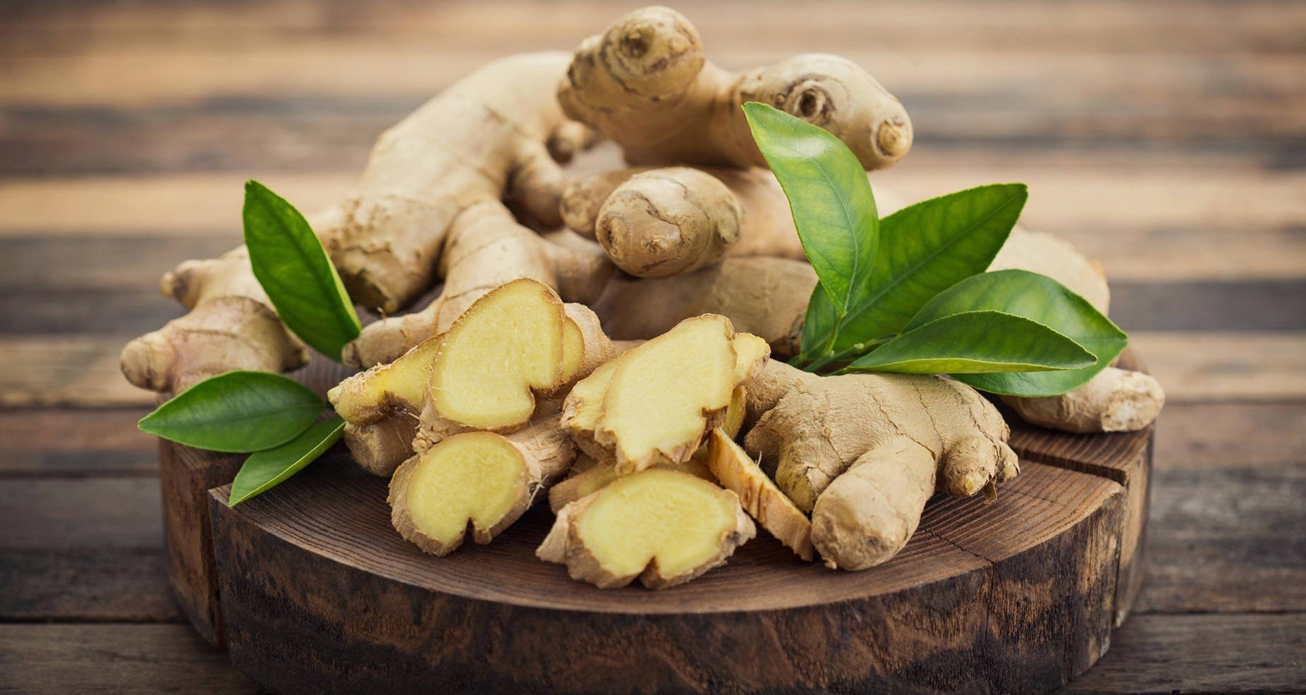 Sliced Ginger Vegetable Spices With Leaves Wallpaper