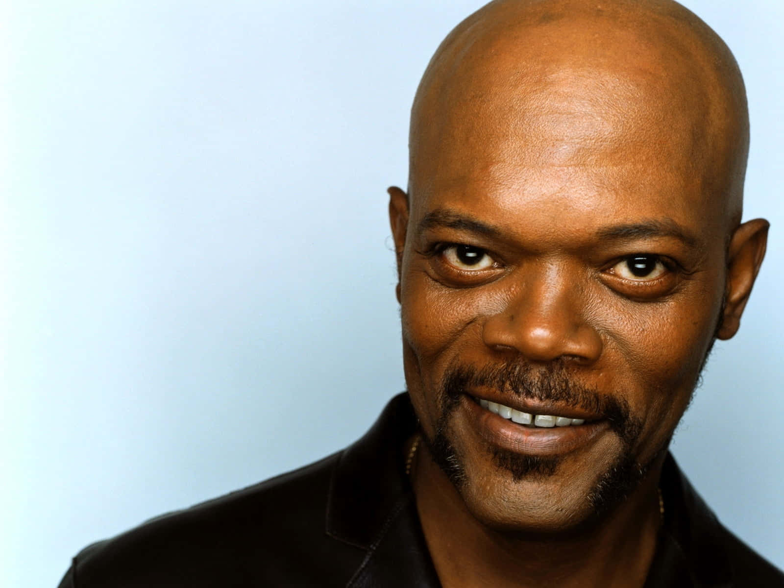 Smiling American Actor Samuel L. Jackson Wallpaper