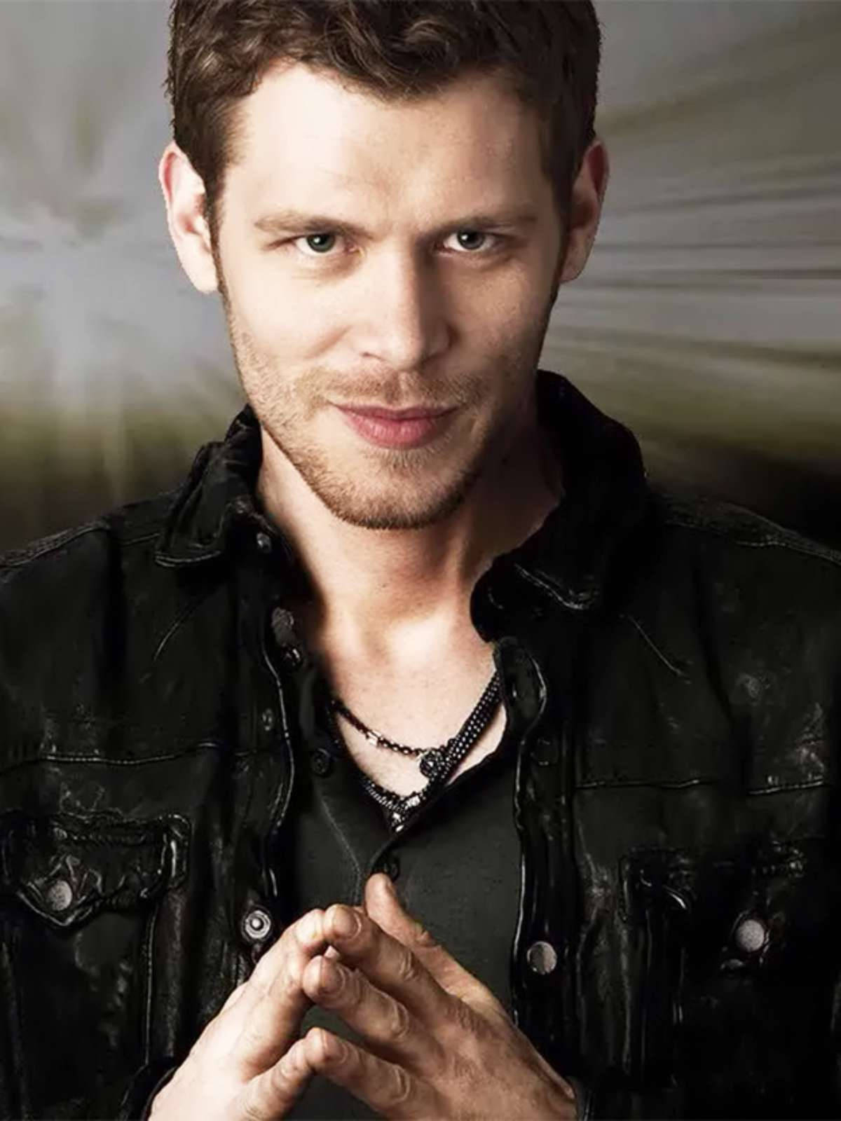 Smirking Klaus Mikaelson Portrait Wallpaper