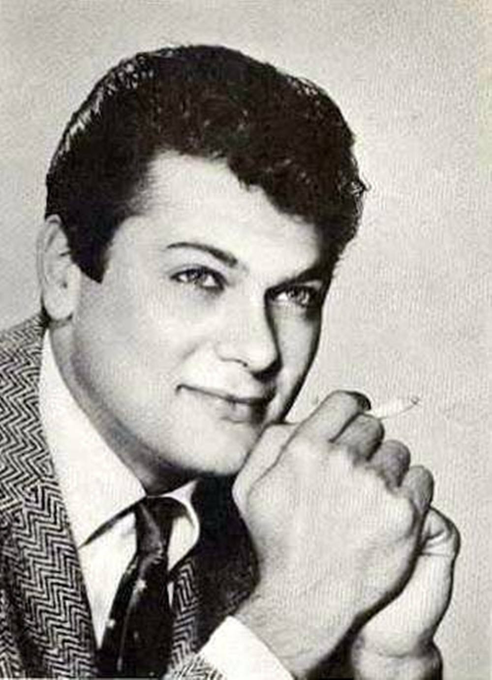 Smoking Tony Curtis Wallpaper