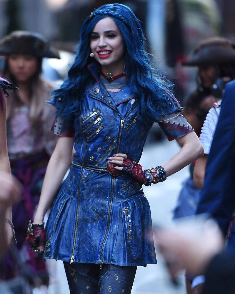 Sofia Carson As Evie Descendants Wallpaper