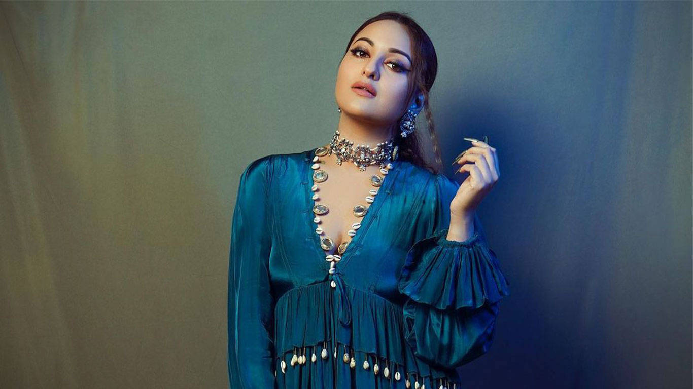 Sonakshi Sinha Green Flowy Dress Wallpaper