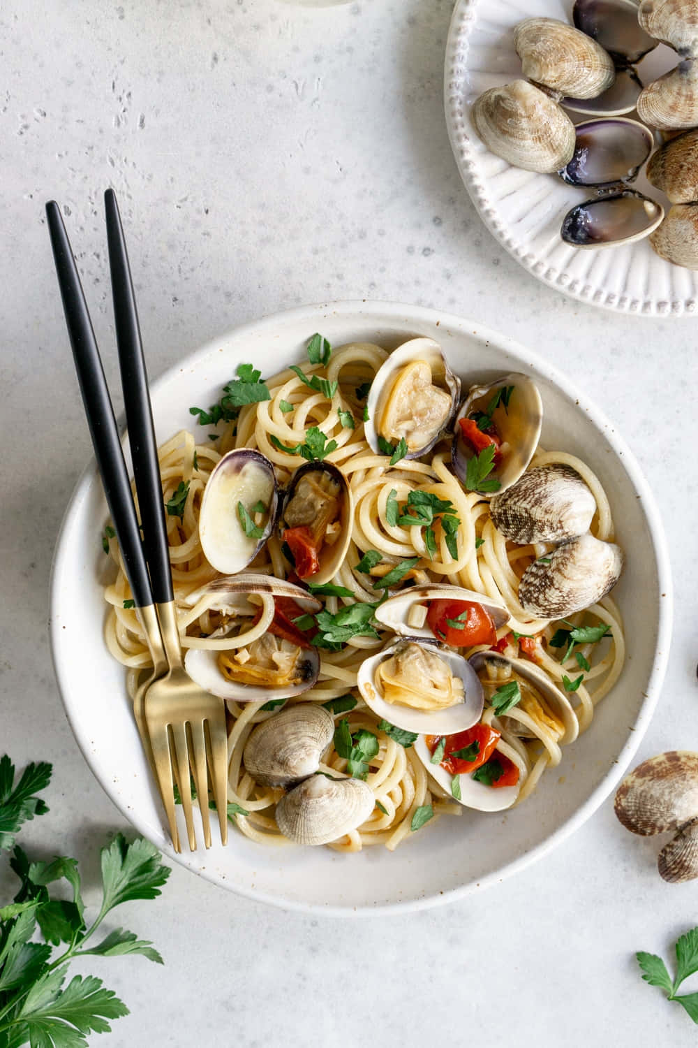 Spaghetti Alla Vongol Food Flat Lay Shot Wallpaper