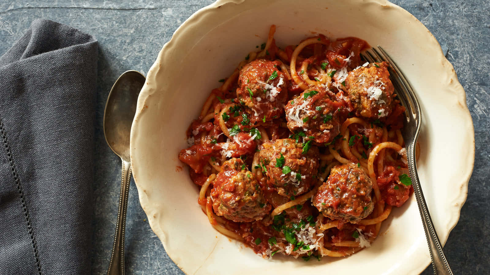 Spaghetti Meatballs Dish Wallpaper