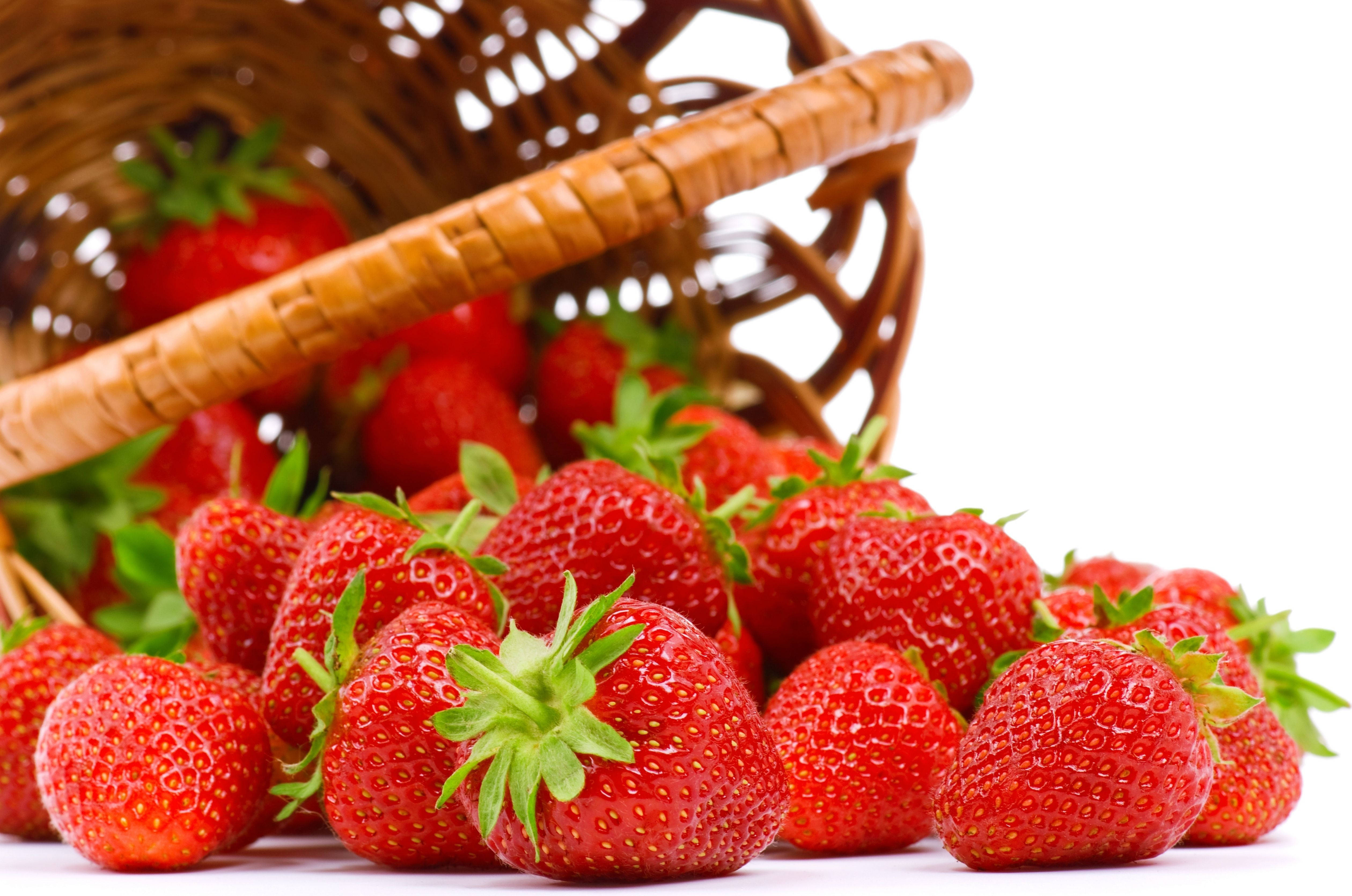 Spilled Basket With Strawberry Desktop Wallpaper