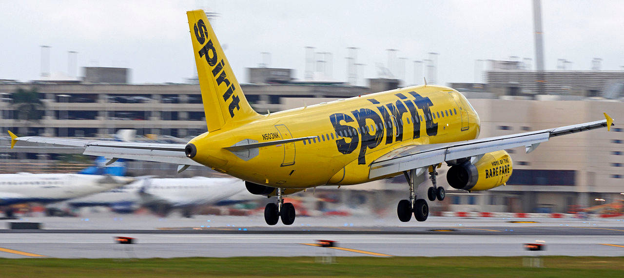 Spirit Airlines Flying Snapshot Wallpaper