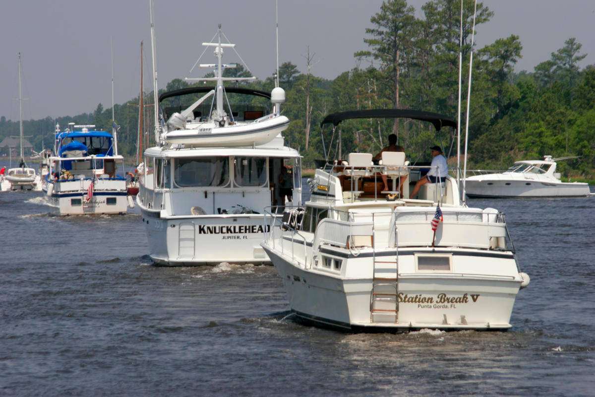 Splendid View Of Atlantic Intracoastal Waterway In Chesapeake Wallpaper