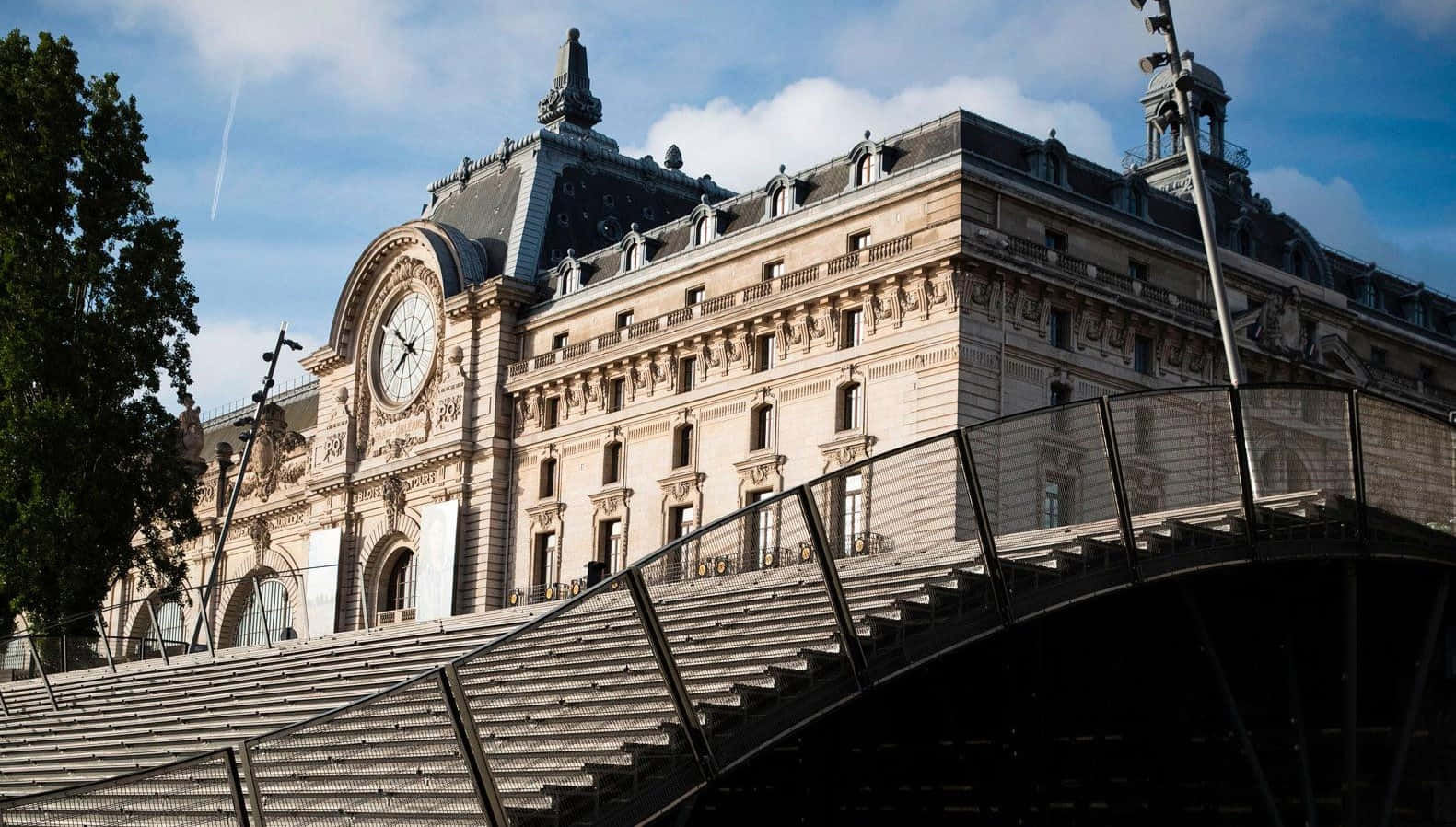 Stairway To Musée Dorsay Wallpaper