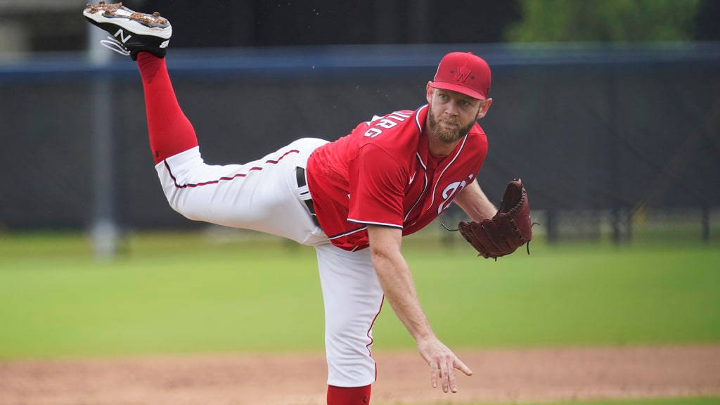 Stephen Strasburg Pitching Right Leg Lifted Wallpaper