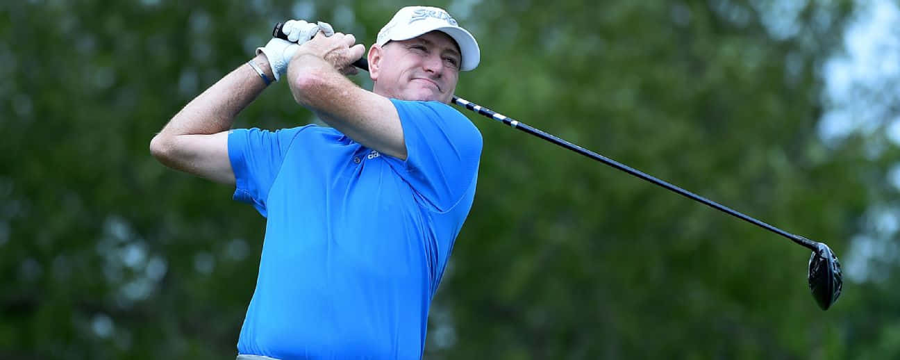 Steve Flesch Swings Club Over Wallpaper