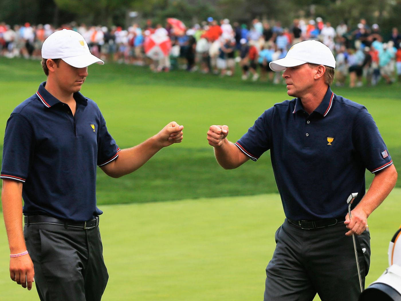 Steve Stricker Giving Fist Bump Wallpaper