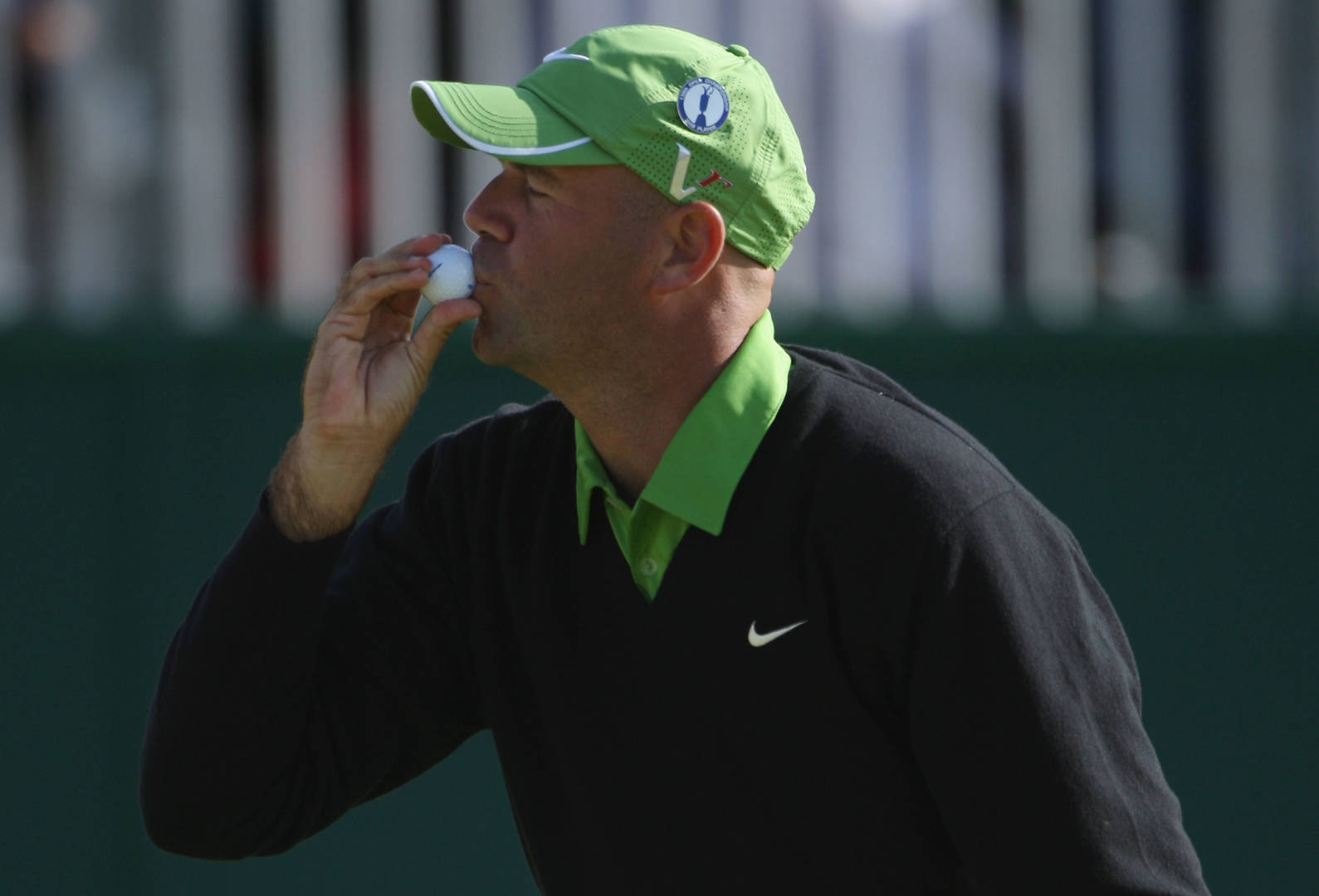 Stewart Cink Kissing A Golf Ball Wallpaper