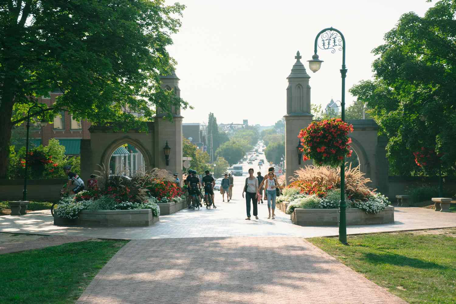 Students At Indiana University Bloomington Gates Wallpaper