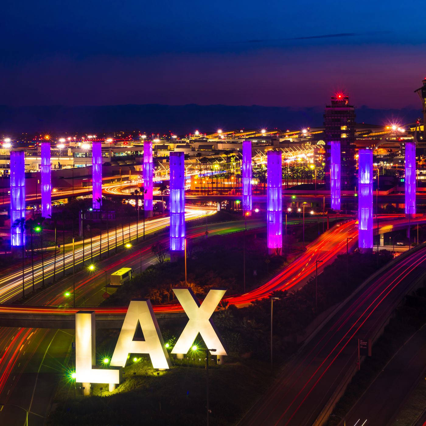 📸 Stunning Views Of Lax Airport At Night Wallpaper