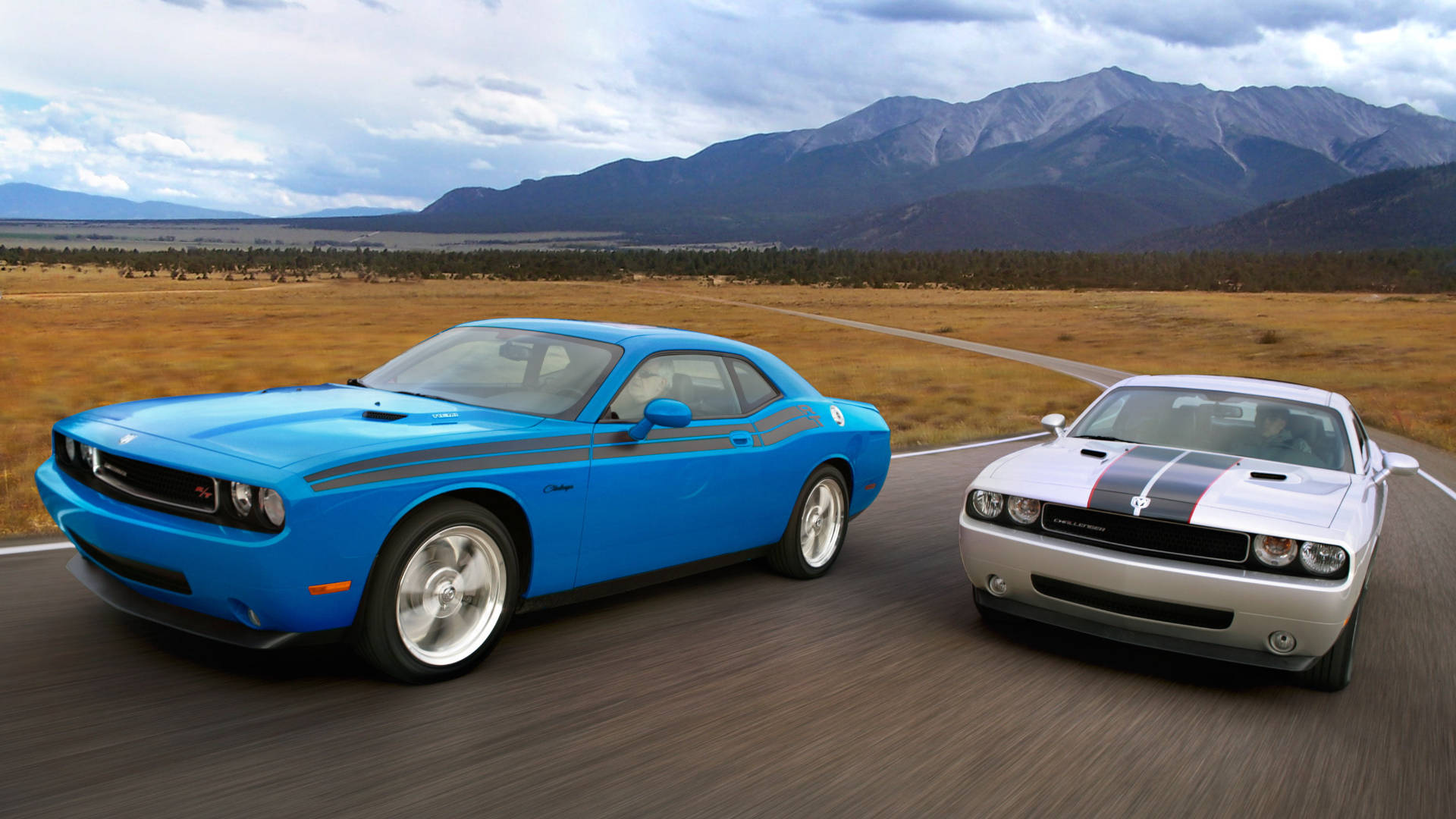 Stylish Blue Dodge Challenger 2009 Edition Wallpaper