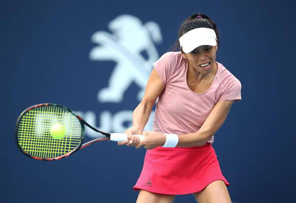 Su-wei Hsieh Swinging Her Racket Wallpaper