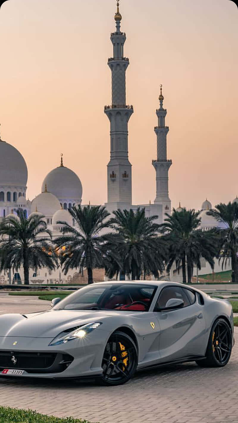 Supercar Ferrari 812 Superfast Wallpaper