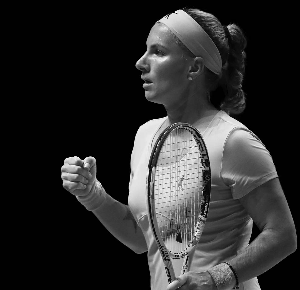 Svetlana Kuznetsova Greyscale Fist Pump Wallpaper