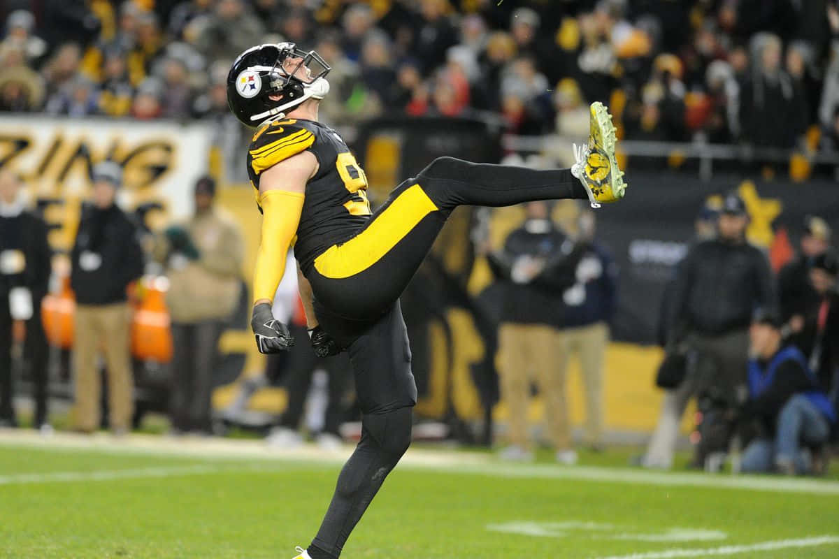 T.j. Watt Candid Image Wallpaper