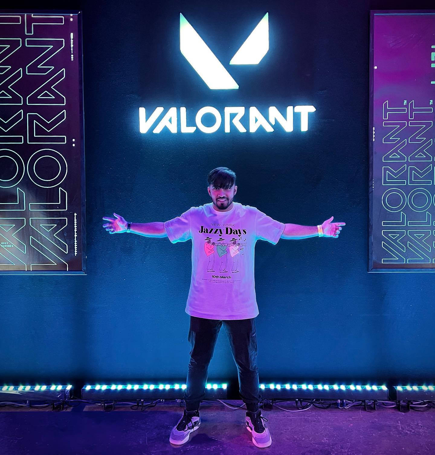 Techno Gamerz At Valorant Event Wallpaper