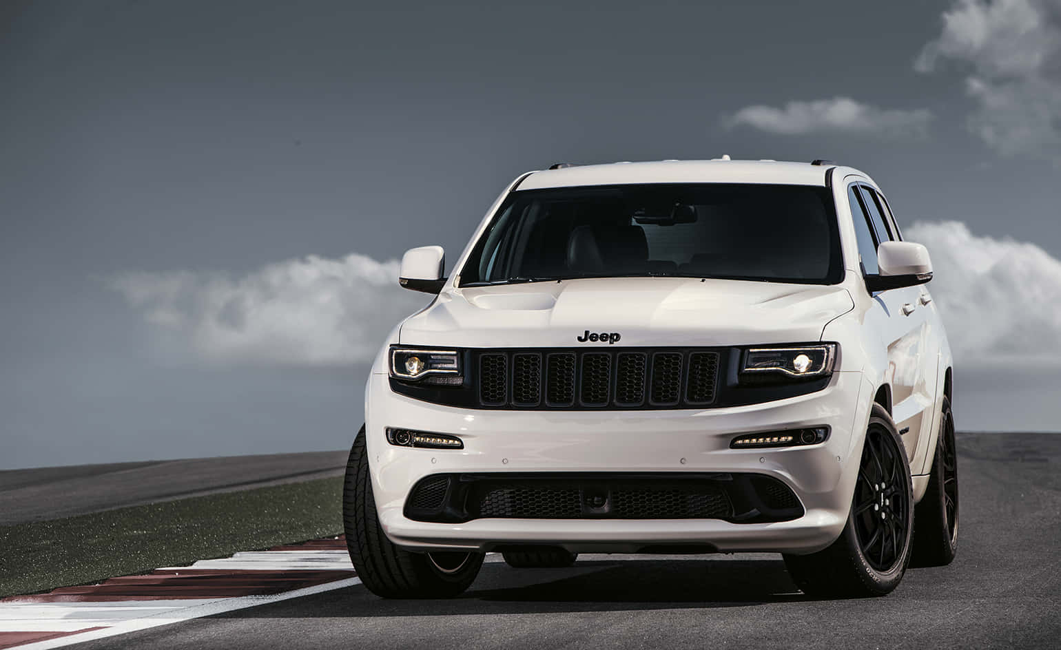 The All-new Jeep Trackhawk Is The Most Powerful Suv Ever Wallpaper