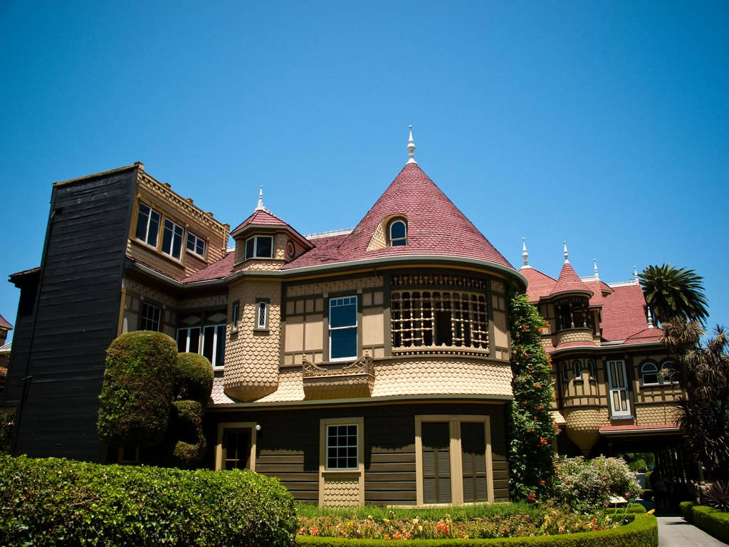 The Creepy Winchester Mystery House Wallpaper